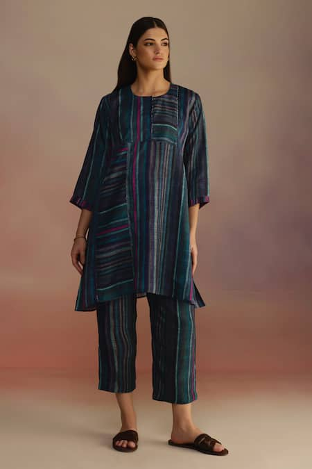 ROZA Awning Short Stripe Printed Kurta With Pant 