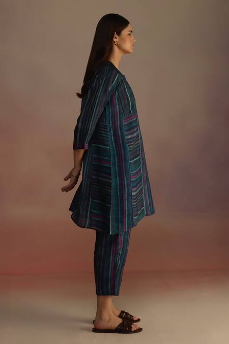 Buy_Roza_Blue Habutai Silk Printed Stripe Round Hand Sketched Kurta Set