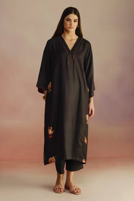 Roza_Black Silk, Wool Embroidery V-neck Floral A-line Kurta Set _Online_at_Aza_Fashions