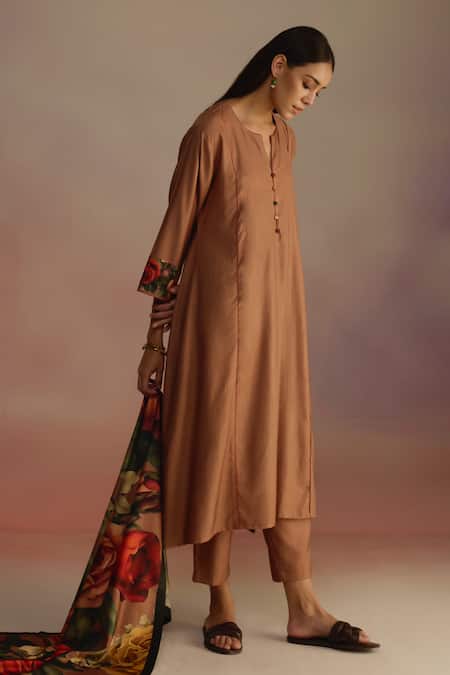 Roza_Brown Silk, Wool Open Neck Cinnamon Floral A-line Kurta Set _at_Aza_Fashions