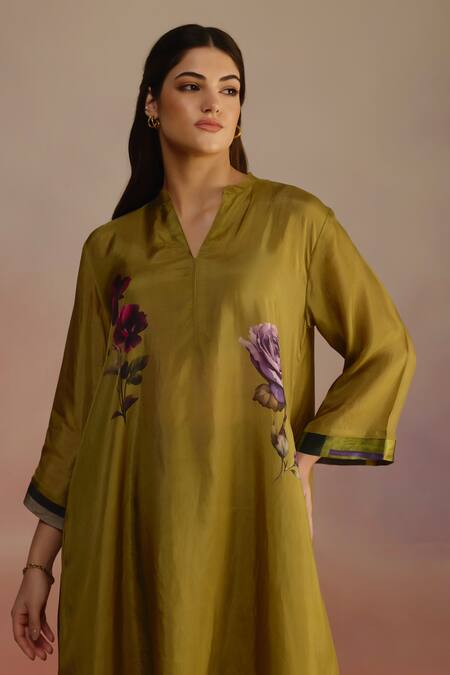 Shop_Roza_Green Silk Embroidery Bandeau Neck Floral Hand Painted Kurta Set _Online_at_Aza_Fashions