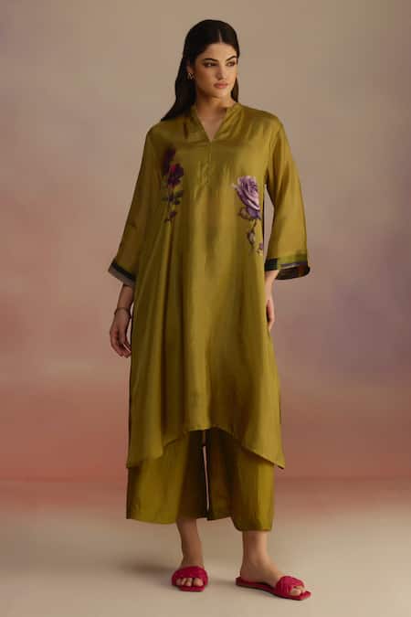Roza_Green Silk Embroidery Bandeau Neck Floral Hand Painted Kurta Set _at_Aza_Fashions
