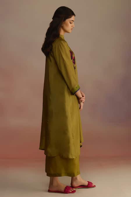 Shop_Roza_Green Silk Embroidery Bandeau Neck Floral Hand Painted Kurta Set 