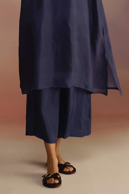 Buy Roza Blue Silk Bandeau Neck Navy Floral Hand Painted Kurta Set Online at Aza Fashions Buy_Roza_Blue Silk Bandeau Neck Navy Floral Hand Painted Kurta Set _Online_at_Aza_Fashions