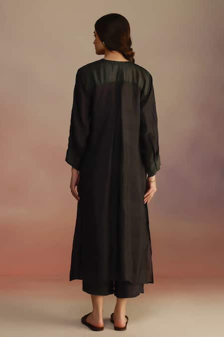 Shop_Roza_Black Silk Embroidery Round Neck Floral Print Kurta Set With Pant _at_Aza_Fashions