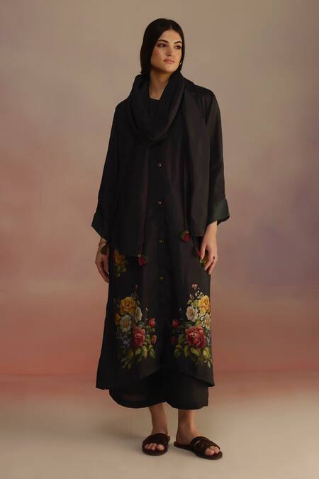 Roza_Black Silk Embroidery Round Neck Floral Print Kurta Set With Pant _at_Aza_Fashions