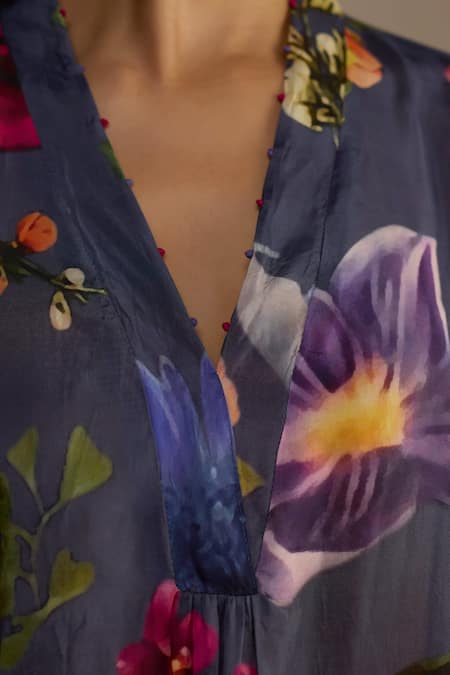 Roza_Blue Silk Fringe V-neck Floral Embroidered Kurta Set _at_Aza_Fashions