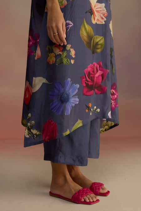 Buy_Roza_Blue Silk Fringe V-neck Floral Embroidered Kurta Set 