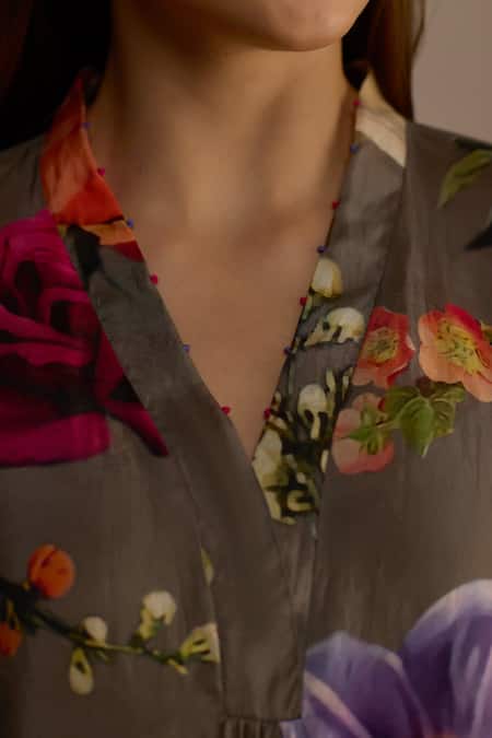 Buy_Roza_Green Silk Embroidery V-neck Floral Asymmetric Kurta Set With Pant _Online_at_Aza_Fashions