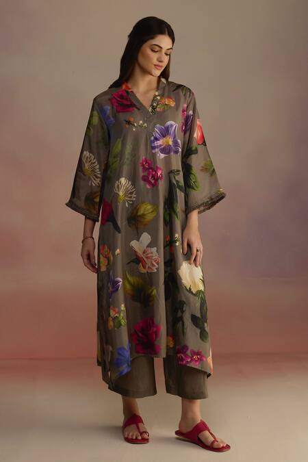 Shop_Roza_Green Silk Embroidery V-neck Floral Asymmetric Kurta Set With Pant _Online_at_Aza_Fashions