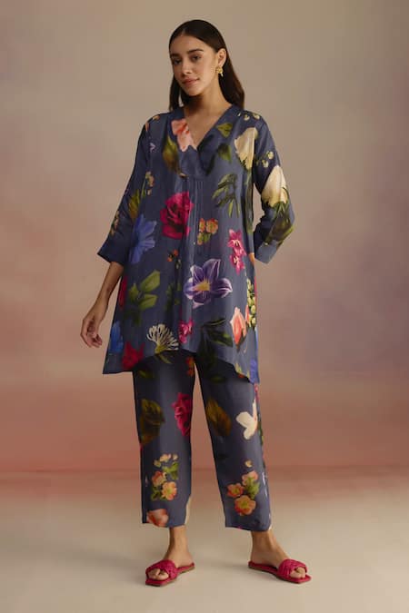 ROZA Iris Floral Patterned Short Kurta With Pant 