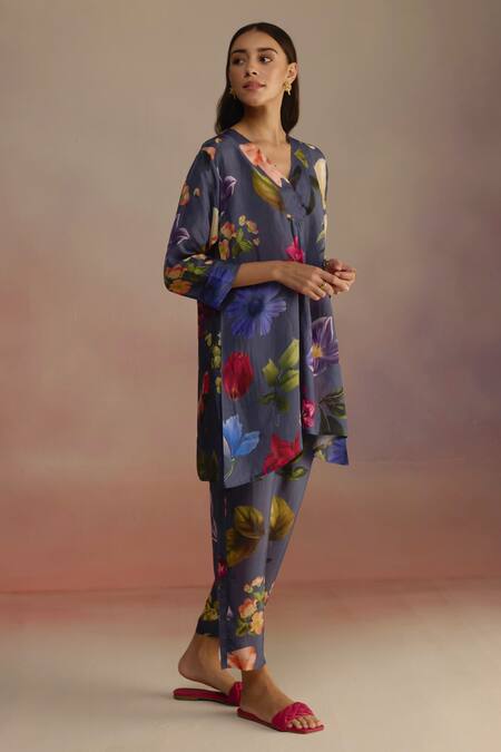 Buy Roza Blue Habutai Silk Floral V-neck Hand Painted Kurta Set Online at Aza Fashions Buy_Roza_Blue Habutai Silk Floral V-neck Hand Painted Kurta Set _Online_at_Aza_Fashions