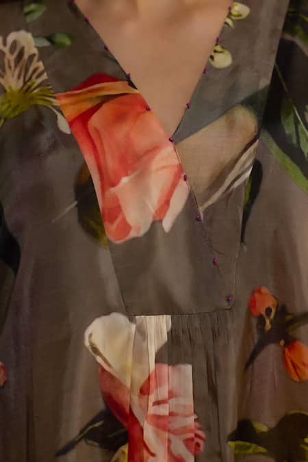 Roza_Green Habutai Silk Floral V-neck Hand Painted Asymmetric Kurta Set _Online_at_Aza_Fashions