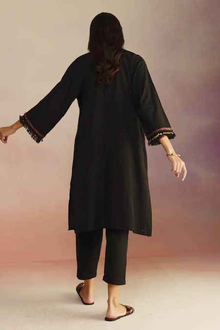 Shop Roza Black Linen Sequins, Tassels V-neck Asymmetric Hem Kurta Set at Aza Fashions Shop_Roza_Black Linen Sequins, Tassels V-neck Asymmetric Hem Kurta Set _at_Aza_Fashions