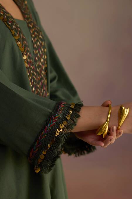 Shop_Roza_Green Linen Sequins, Tassels V-neck Asymmetric Hem Kurta Set _Online_at_Aza_Fashions