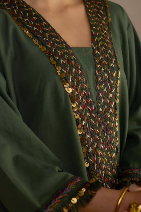 Roza_Green Linen Sequins, Tassels V-neck Asymmetric Hem Kurta Set _at_Aza_Fashions