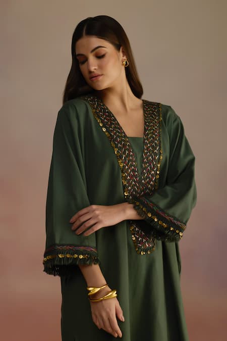Buy_Roza_Green Linen Sequins, Tassels V-neck Asymmetric Hem Kurta Set 