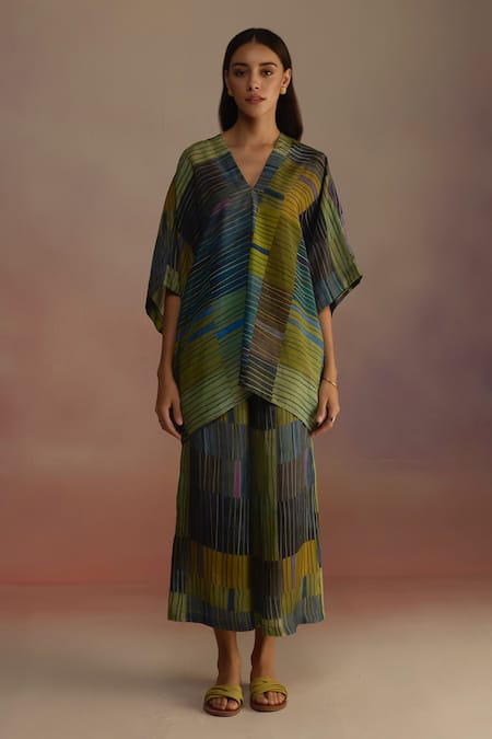 ROZA Trellis Asymmetric Stripe Patterned Top With Pant 