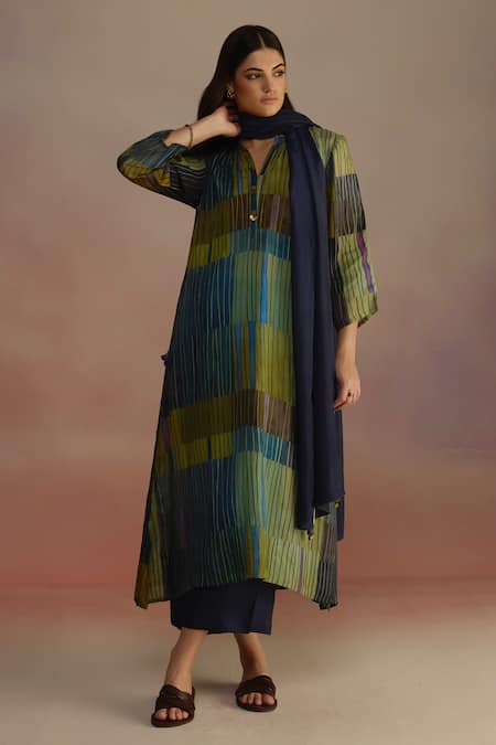 ROZA Trellis Asymmetrical Stripe Kurta With Pant 