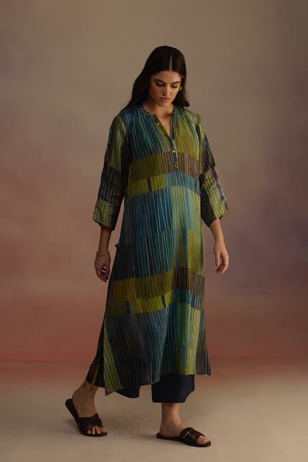Shop_Roza_Blue Silk Tassels Mandarin Collar Hand-drawn Stripe Kurta Set With Pant _Online_at_Aza_Fashions