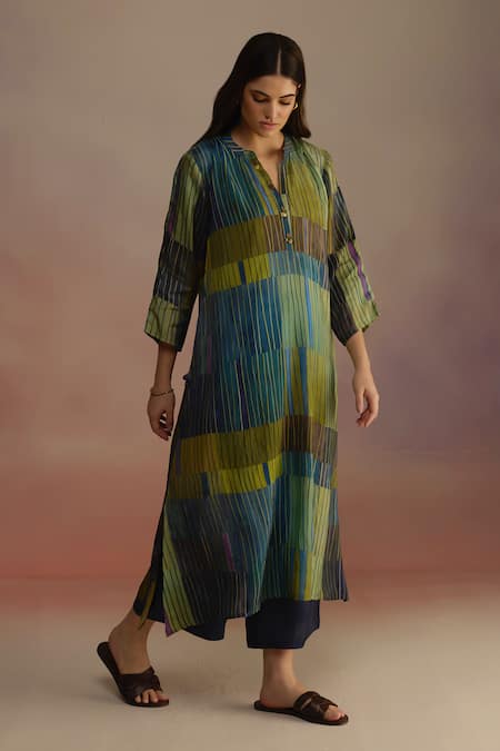Roza_Blue Silk Tassels Mandarin Collar Hand-drawn Stripe Kurta Set With Pant _at_Aza_Fashions