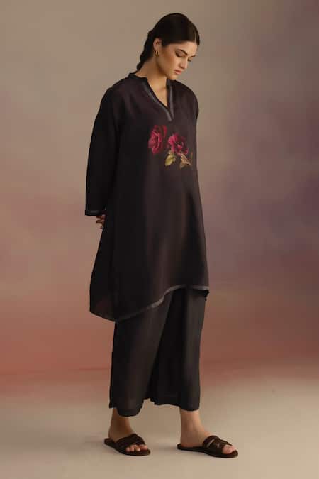 Shop_Roza_Gray Habutai Silk Hand-drawn Rose V-neck Motif Kurta Set _Online_at_Aza_Fashions