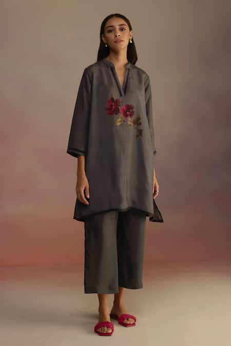 Roza_Gray Silk Embroidery Mandarin Collar Hand-drawn Floral Kurta Set _Online_at_Aza_Fashions