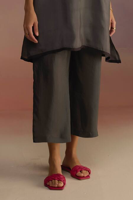 Buy Roza Gray Silk Embroidery Mandarin Collar Hand-drawn Floral Kurta Set Online at Aza Fashions Buy_Roza_Gray Silk Embroidery Mandarin Collar Hand-drawn Floral Kurta Set _Online_at_Aza_Fashions