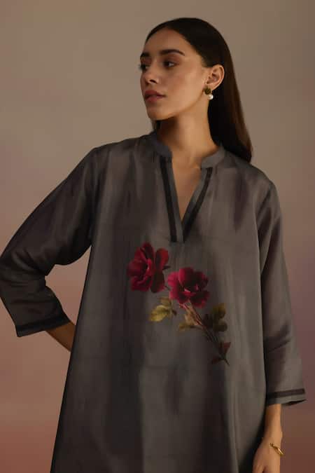 Roza_Gray Silk Embroidery Mandarin Collar Hand-drawn Floral Kurta Set _at_Aza_Fashions