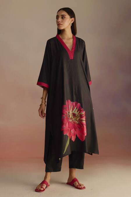 Shop_Roza_Black Silk, Wool Embroidery V-neck Floral Hand-drawn Kurta Set_Online_at_Aza_Fashions