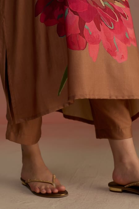 Shop_Roza_Brown Silk, Wool V-neck Floral Hand-drawn Kurta Set_Online_at_Aza_Fashions