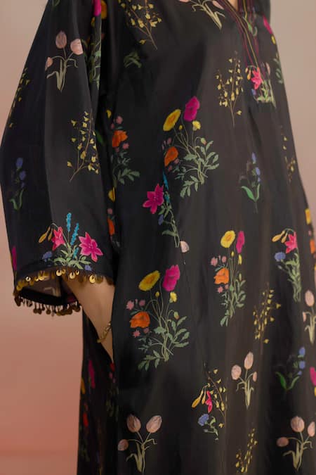 Shop_Roza_Black Silk Sequins, Embroidery V-neck Floral Motif Phiran Kurta Set _Online_at_Aza_Fashions