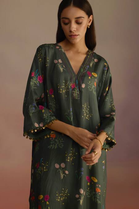 Shop_Roza_Green Habutai Silk Embellished Floral V-neck Phiran Kurta Set _Online_at_Aza_Fashions