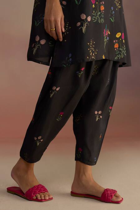 Roza_Black Silk Embroidery Open Neck Floral Threadwork Kurta Set _at_Aza_Fashions