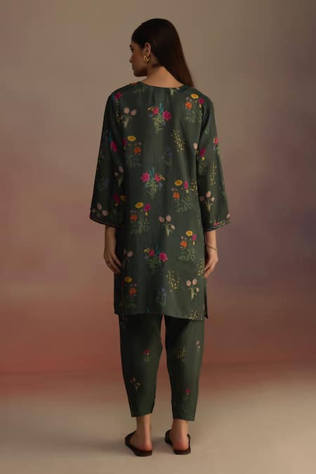 Shop_Roza_Green Silk Embroidery Collared Floral Threadwork Kurta Set _at_Aza_Fashions
