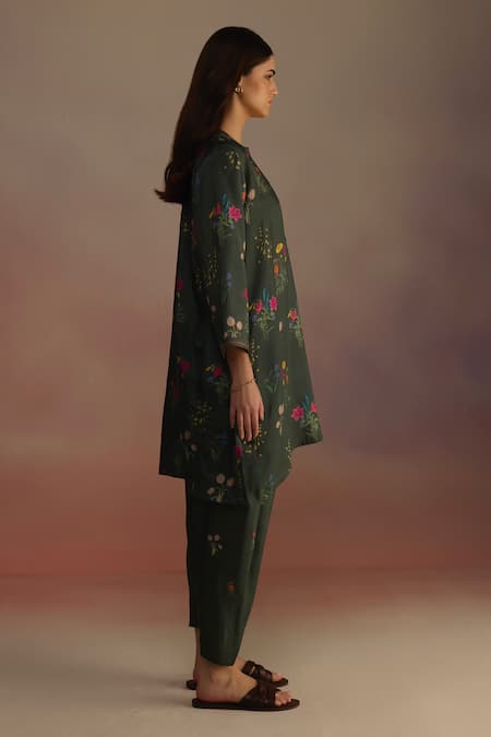 Roza_Green Silk Embroidery Collared Floral Threadwork Kurta Set _Online_at_Aza_Fashions