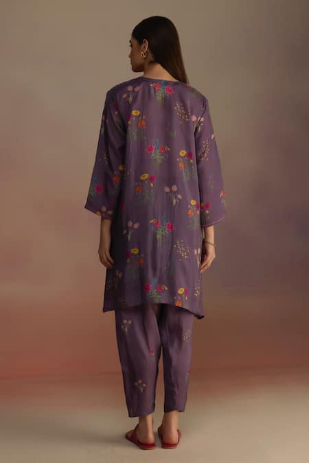 Shop_Roza_Purple Silk Embroidery Split V-neck Floral Threadwork Kurta Set _at_Aza_Fashions