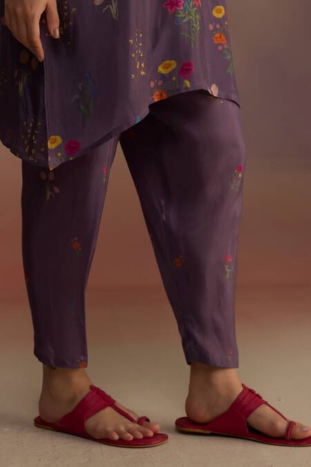 Buy_Roza_Purple Silk Embroidery Split V-neck Floral Threadwork Kurta Set 