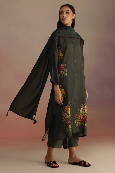 Roza_Green Thread Running Stitch Embroidered Stole _Online_at_Aza_Fashions