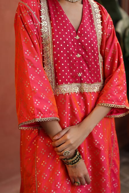 Buy_Begum_Orange Silk, Satin Gota Patti, Embroidery V-neck Floral Phiran Kurta Set _Online_at_Aza_Fashions