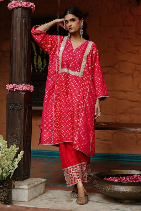 Begum Faris Gota Embellished Phiran Kurta With Pant 