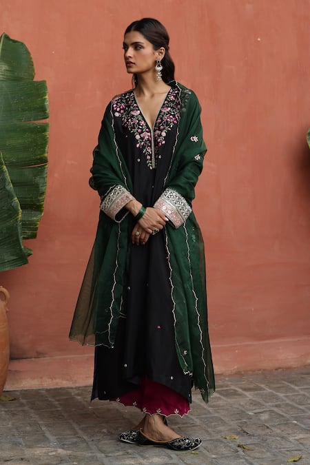 Begum Floral Veil Resham Kurta Set 