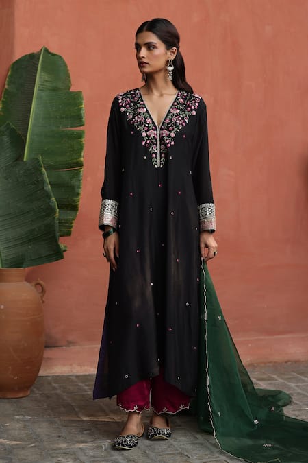 Begum Black Silk, Modal, Organza Embroidery V-neck Floral Veil Resham Kurta Set Online at Aza Fashions Begum_Black Silk, Modal, Organza Embroidery V-neck Floral Veil Resham Kurta Set _Online_at_Aza_Fashions