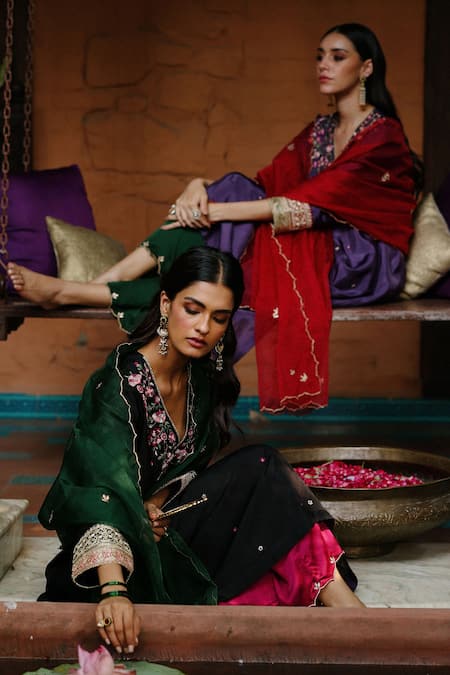 Begum Black Silk, Modal, Organza Embroidery V-neck Floral Veil Resham Kurta Set at Aza Fashions Begum_Black Silk, Modal, Organza Embroidery V-neck Floral Veil Resham Kurta Set _at_Aza_Fashions