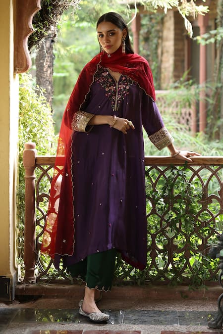 Begum Floral Veil Resham Embellished Kurta Set 