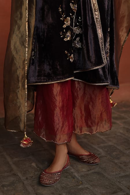 Begum_Purple Velvet, Silk Gota Patti, Zari, Embroidery V-neck Floral Hand Kurta Set _at_Aza_Fashions