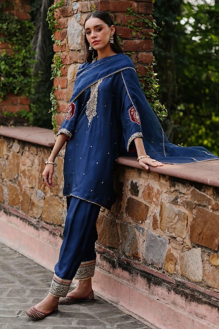 Begum Blue Silk, Organza Zari, Embroidery V-neck Floral Kurta Set at Aza Fashions Begum_Blue Silk, Organza Zari, Embroidery V-neck Floral Kurta Set _at_Aza_Fashions