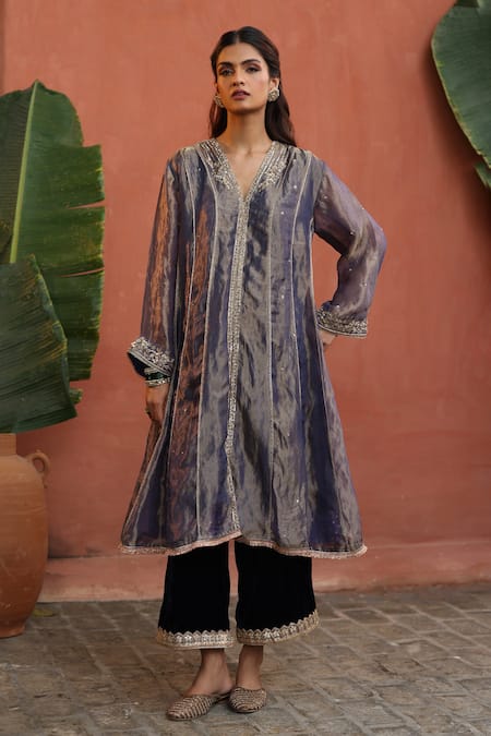 Begum_Gray Kurta Tissue Silk Embroidered Dabka V Neck Grey Anarkali Set _Online_at_Aza_Fashions