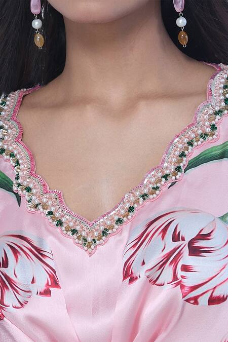 Buy_Pria Kataria Puri_Pink Satin Printed Tulip Wavy V-neck Embellished Tunic 