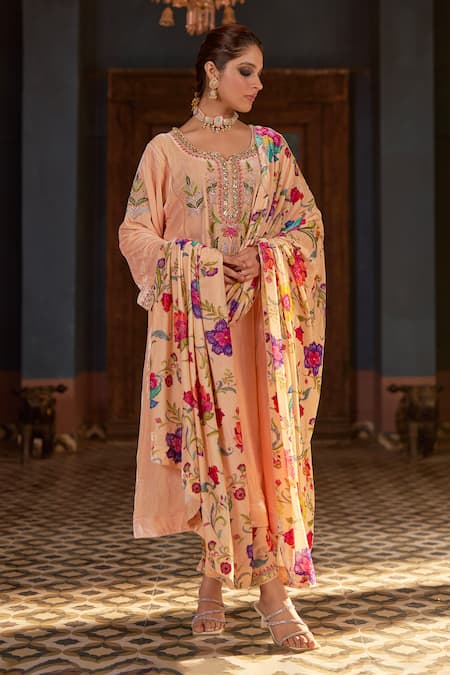 Buy Negra Elegante Ivory Silk, Velvet Embroidery, Gota Patti Collared Floral Kurta Set Online at Aza Fashions Buy_Negra Elegante_Ivory Silk, Velvet Embroidery, Gota Patti Collared Floral Kurta Set _Online_at_Aza_Fashions